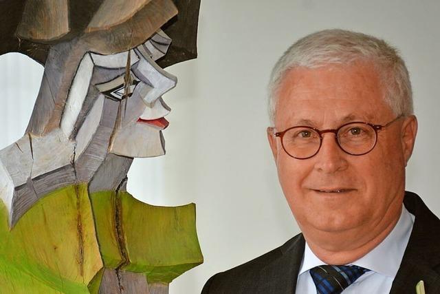 Der Weiler Oberbrgermeister Wolfgang Dietz wird zum Ehrenbrger ernannt