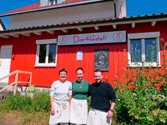 Die neuen Pchter des ehemaligen Dorfl...lis Ingrid Mutter-Wilhelm (von rechts)  | Foto: Heinz und Monika Vollmar
