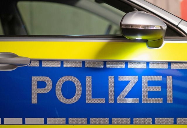 Die Polizei berichtet von einem Arbeitsunfall in Hohberg-Niederschopfheim.  | Foto: Robert Michael (dpa)