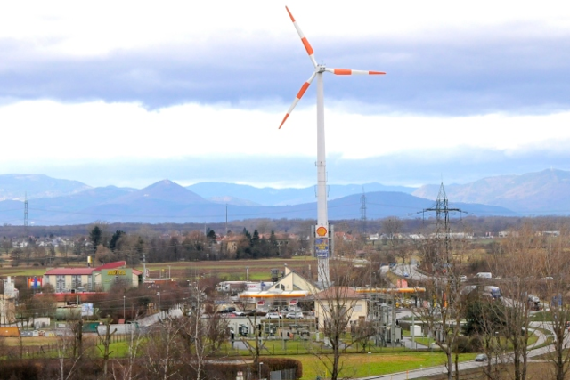 Freiburger Unternehmer erwgen Windrad im Gewerbegebiet - doch der Flugverkehr steht im Weg