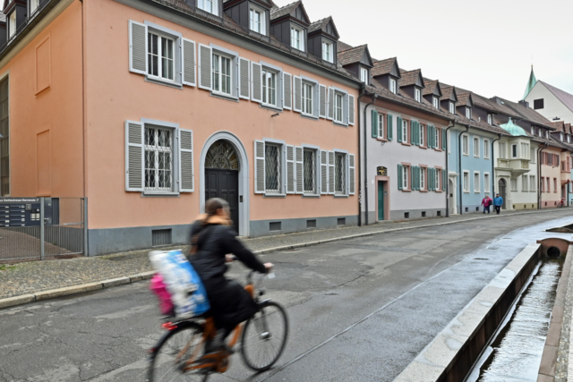 Flchtlinge ziehen in die Herrenstrae in Freiburg