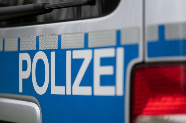 Die Polizei im Schwarzwald-Baar-Kreis ... einen bislang unbekannten Autofahrer.  | Foto: Marijan Murat (dpa)