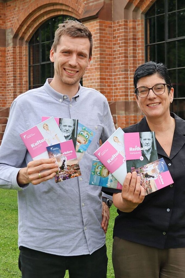 Maximilian Schleyer und Antje Haury vom Offenburger Kulturbro.  | Foto: Juliana Eiland-Jung
