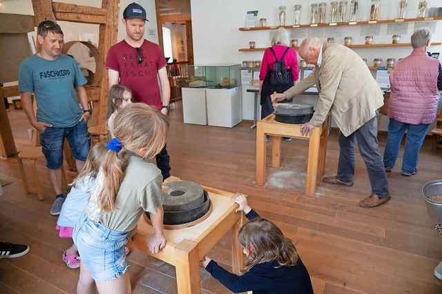 Im Museum knnen Besucherinnen und Besucher handfeste Informationen bekommen.  | Foto: Volker Mnch