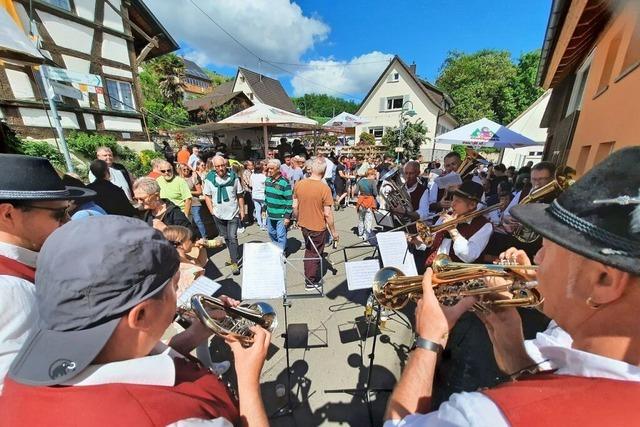 Tausende strmen zum 13. Chlimsefest nach Istein