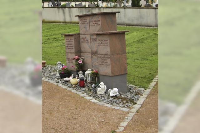 Neue Urnenwnde fr den Friedhof