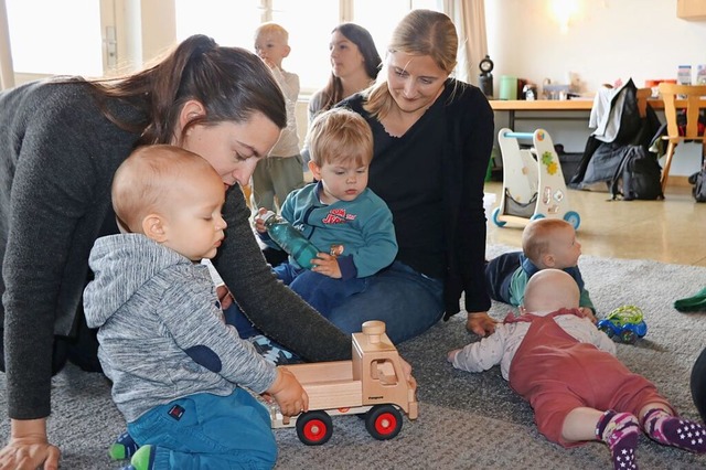 In der  Krabbelgruppe knnen sich jung...auschen und gegenseitig untersttzen.   | Foto: Martha Weishaar