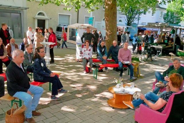 Gemeinderatskandidaten stellen sich auf dem 