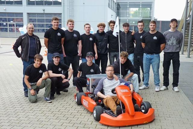 Breisacher Abiturienten bauen Elektro-Kart aus altem Verbrennermodell