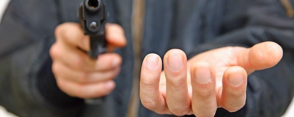 Bewaffneter berfall auf Tankstelle in Riegel: Fahndung bislang ohne Erfolg