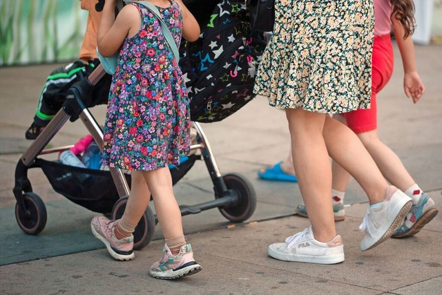 Das eine Familienmodell gibt es nicht ...en Angeboten deshalb fr alle da sein.  | Foto: Fernando Gutierrez-Juarez (dpa)