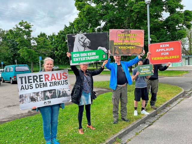 Vor jeder Vorstellung wollen sich die ...ieht sich durch den Protest gegngelt.  | Foto: kathrin Fehr