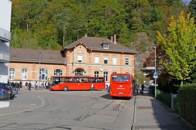 Gymnasiasten aus Biederbach haben drei Minuten Zeit, einen Schulbus zu erreichen – mehr Geld fr einen extra Bus gibt es nicht