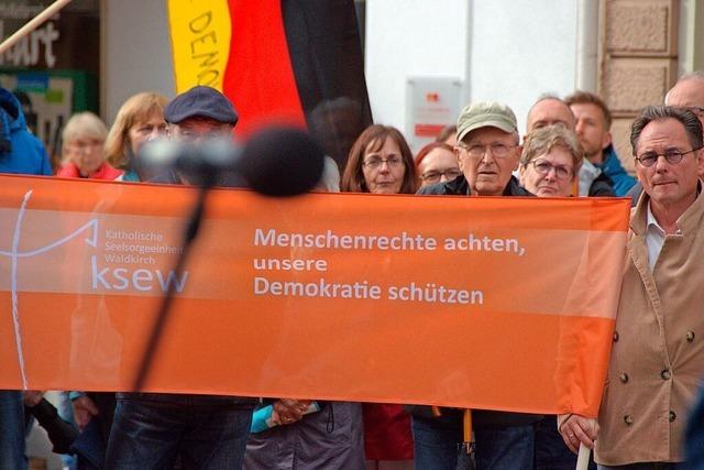 Waldkirch: Hunderte bei Kundgebung zu Ehren des Grundgesetzes