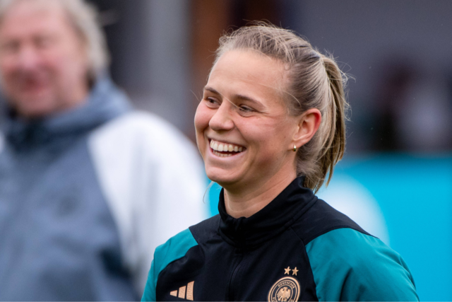 Aus M�nstertal an die Fu�ball-Spitze: Klara B�hl will ihre 