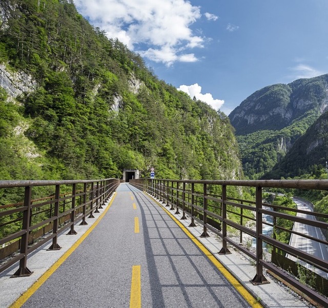Durchqueren Sie die Alpen per Rad von ...talien &#8211; ideal fr Genussradler!  | Foto: Florian Augustin/Shutterstock.com