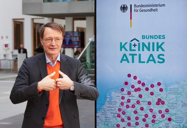 Bundesgesundheitsminister Karl Lauterb... baldiges Verbessern des Klinik-Atlas.  | Foto: Soeren Stache (dpa)