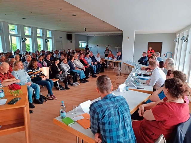 17 Kandidaten stellten sich in der Gnsbachhalle in Mnchingen vor.  | Foto: Ingrid Mann
