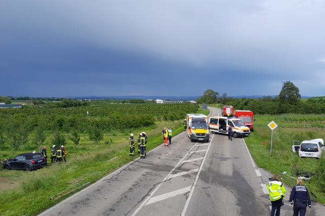 Ein schwerer Unfall ereignete sich am ...ischen Endingen und Knigschaffhausen.  | Foto: Feuerwehr Endingen