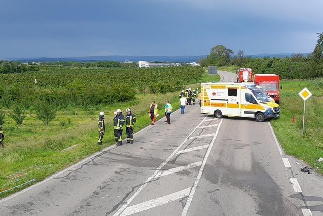 Zwei Menschen nach Unfall zwischen Endingen und Knigschaffhausen in Lebensgefahr