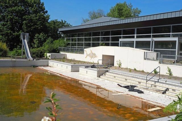 Das Umkircher Hallenfreibad ist seit 2020 dicht, jetzt soll das Aquafit definitiv abgerissen werden