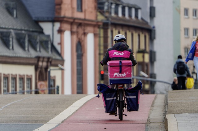 Der Online-Lebensmittellieferdienst Flink ist noch am Markt.  | Foto: Andreas Arnold (dpa)