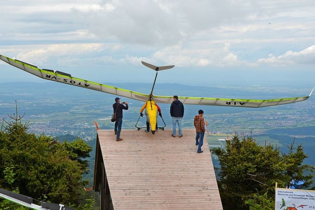 Die ersten Drachenflieger sind am Mont...ber tragen sie ihre Meisterschaft aus.  | Foto: Felix Lieschke-Salunkhe