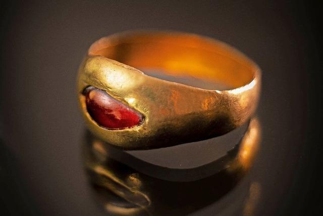 2300 Jahre alter Goldring eines Kindes in Jerusalem gefunden