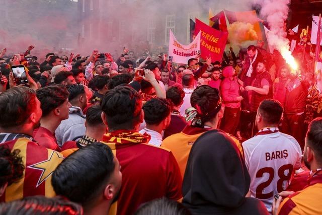 Fuballfans feiern trkische Meisterschaft - viele Festnahmen