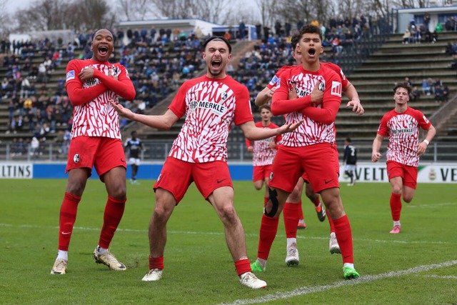 Die U19 des SC Freiburg hat eine erfol...ng in die zweite Mannschaft geschafft.  | Foto: IMAGO