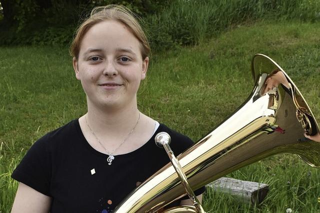 Die 17-jhrige Alexandra Bhler aus Birkendorf brennt fr die Blasmusik