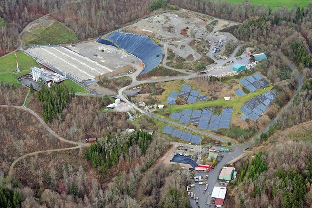 Auf der Kreismlldeponie Lachenberg be...anlage bauen, um Biomll zu verwerten.  | Foto: Erich Meyer