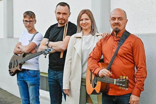 Vier Menschen aus der Ukraine machen in Lahr zusammen Musik