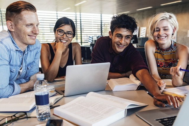 Oft genug ist eine qualifizierte techn...undlage fr ein erfolgreiches Studium.  | Foto: stock.adobe.com/Jacob Lund