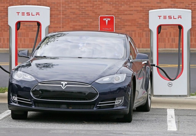 Eine Tesla-Ladestation in den USA.  | Foto: Chuck Burton
