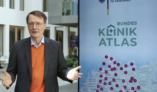 Bundesgesundheitsminister Karl Lauterbach stellte den Bundes-Klinik-Atlas vor.   | Foto: Soeren Stache (dpa)
