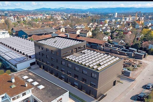 In Rheinfelden/Schweiz entsteht ein Gewerbehaus mit Energiespeicher und Solarkraftwerk