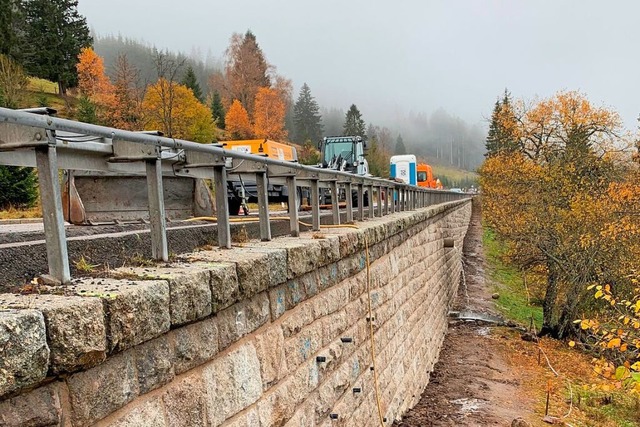 Die Bruchsteinmauer entspricht nicht d...ischen Anforderungen und wird ersetzt.  | Foto: Regierungsprsidium Freiburg