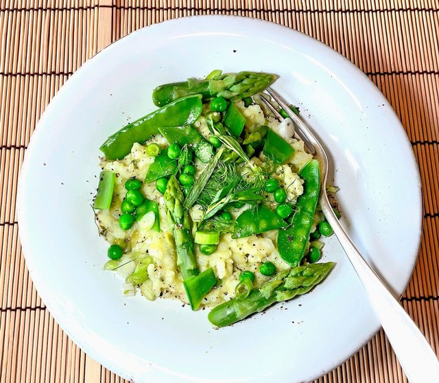 Ebenso grn wie lecker: Risotto mit Frhlingsgemsen  | Foto: Hans-Albert Stechl