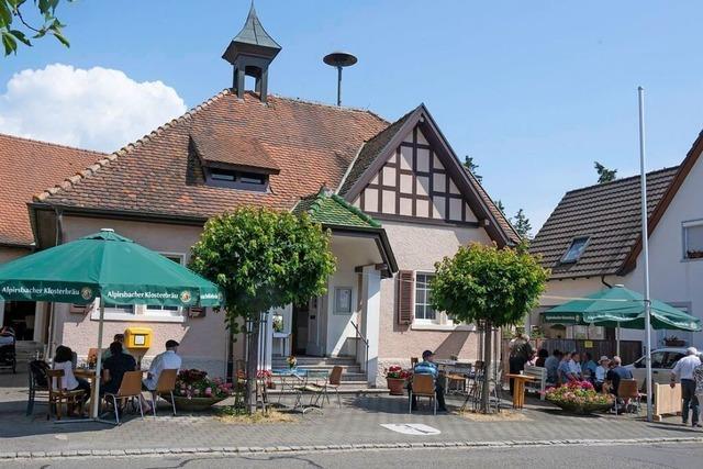 Das Dorf-Caf in Steinenstadt hat sich bewhrt – parallel zum Geburtstag gibt es einen Verschenke-Tag