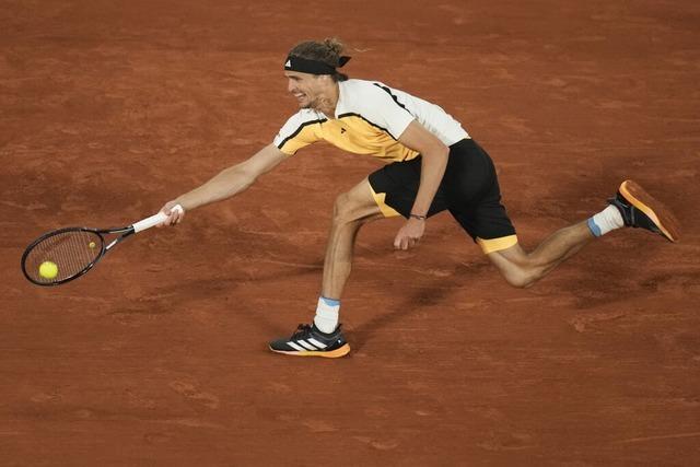 Ein wildes Spiel: Alexander Zverev erreicht in einem Fnf-Satz-Krimi das Achtelfinale der French Open