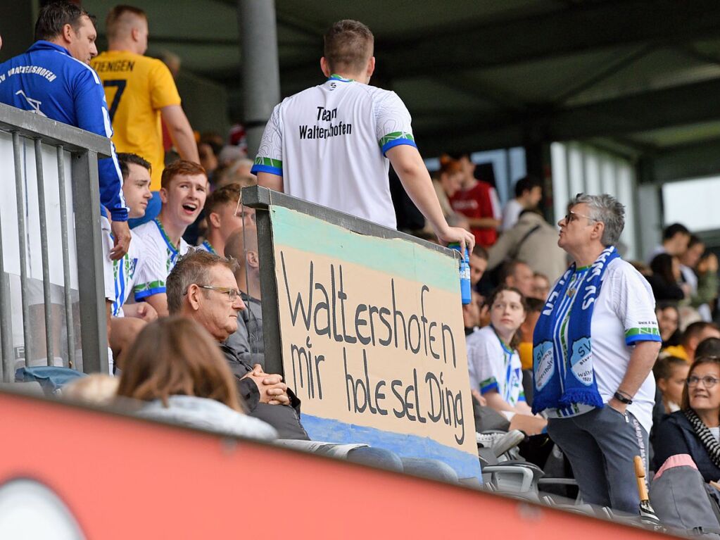 Mit viel Engagement ging es fr Teams und Zuschauer im Dreisamstadion zur Sache.