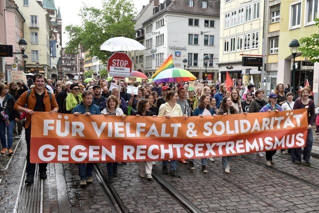 Tausende Freiburger setzen ein Zeichen fr Demokratie und gegen Rechtsextremismus