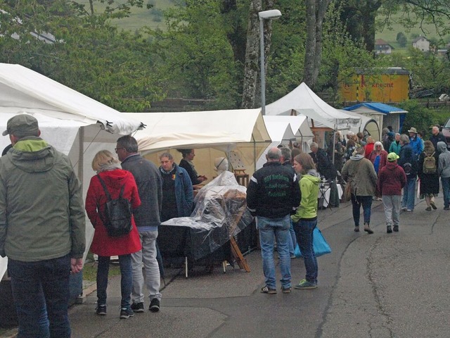 Die Marktbeschicker hatten sich fr de... der Wetterprognose abschrecken lassen  | Foto: Karin Stckl-Steinebrunner