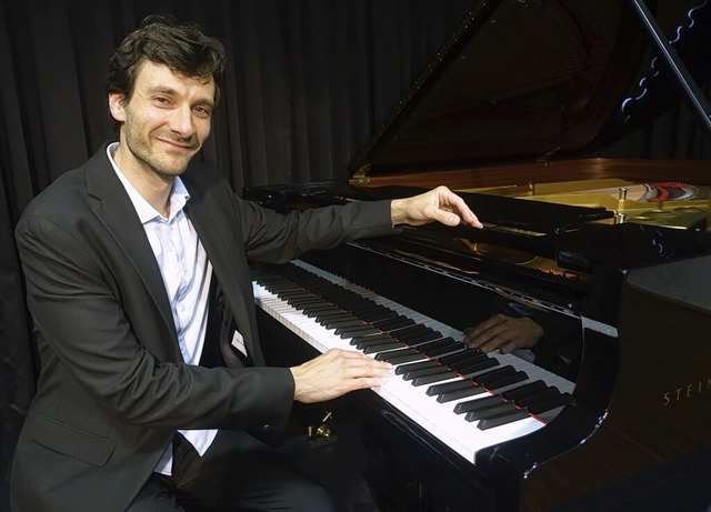 Der Pianist Grgoire Humbert brillierte bei einem Sonderkonzert im Schlssle.   | Foto: Jrgen Scharf