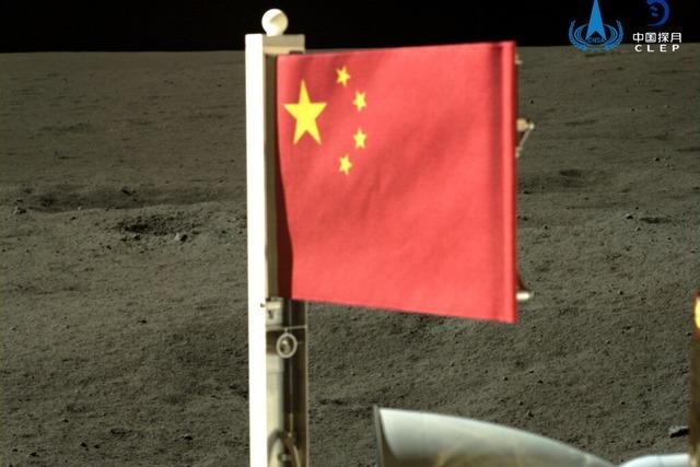 China holt Steine von der erdabgewandten Mondseite