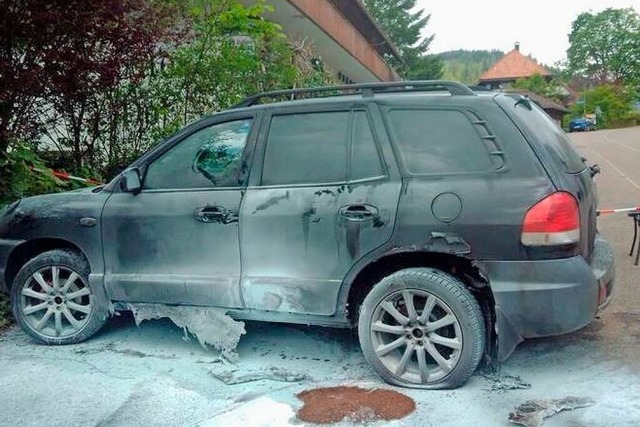 Anwohner konnten das brennende Auto relativ schnell lschen.  | Foto: Christiane Sahli