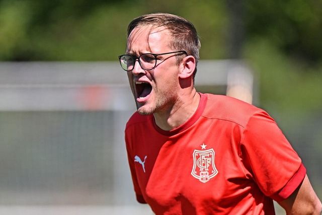 Deutliche Ansagen vom Spielfeldrand wi...ian Niederprm bei Bedarf nicht fremd.  | Foto: Achim Keller