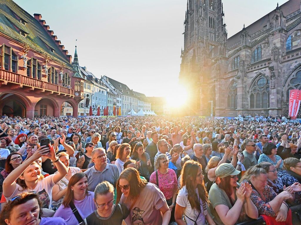 Vor 3500 Fans trat Ronan Keating am ersten Abend der Mnsterplatzkonzerte in Freiburg auf.