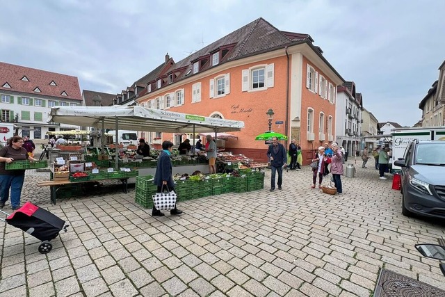 Der Dienstagsmarkt, hier im Bild, gilt...en, hat sich aber auch gut entwickelt.  | Foto: Alexander Huber